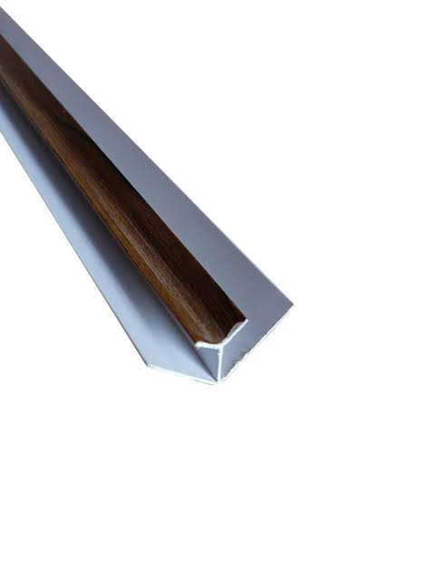 ESQUINERO PVC INTERNO CIELO VC UV LISA AC CAOBA 5.8M